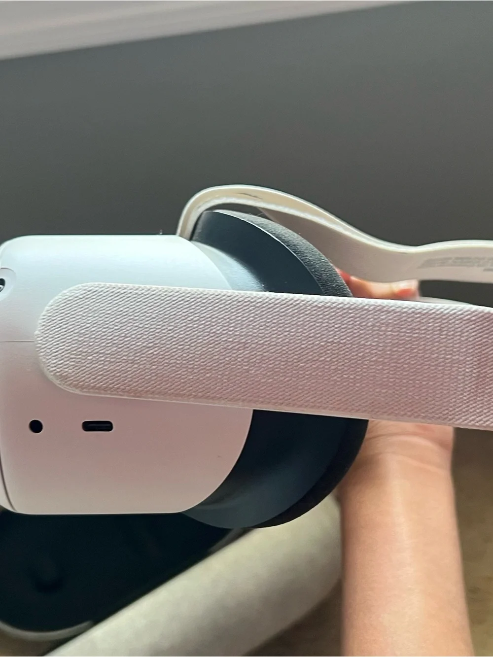 Standalone White VR Headset with Matching Controller and Carry Case